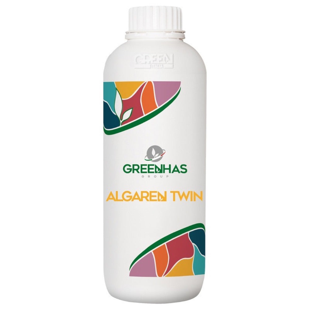 Butelka nawozu organicznego Algaren Twin Green Has na białym tle