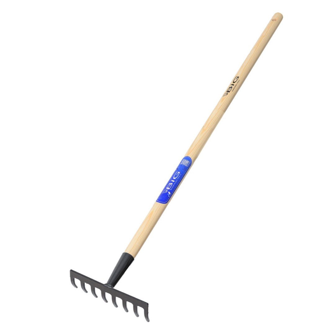 Grabie metalowe 8-zębne BIG MN03 z drewnianym trzonkiem na białym tle