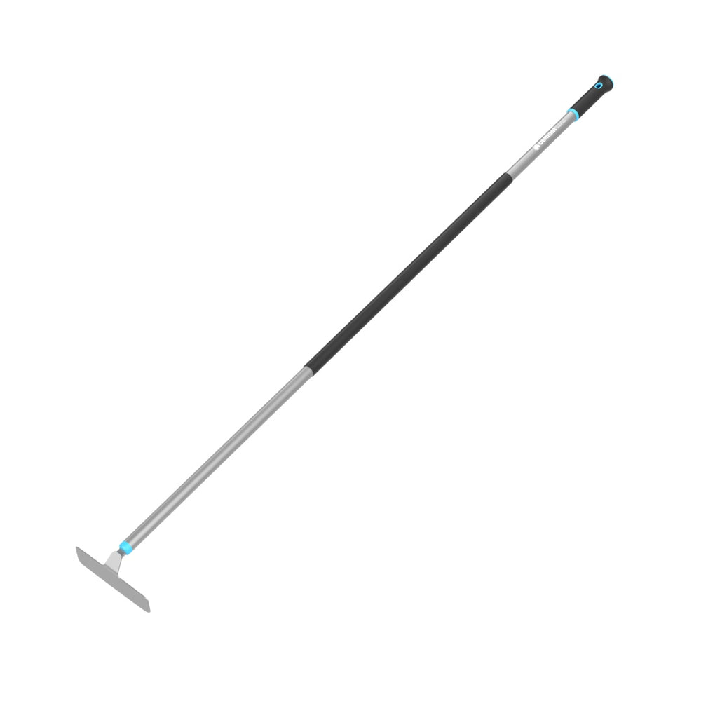 Motyka Cellfast ENERGO 40-030 z aluminiowym trzonkiem na białym tle