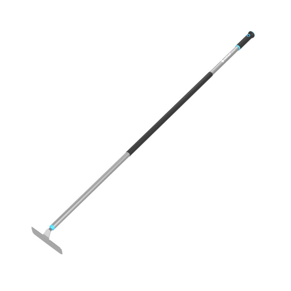Motyka Cellfast ENERGO 40-030 z aluminiowym trzonkiem na białym tle