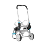 Metalowy wózek na wąż ogrodowy Cellfast EXPLORER z korbką na białym tle