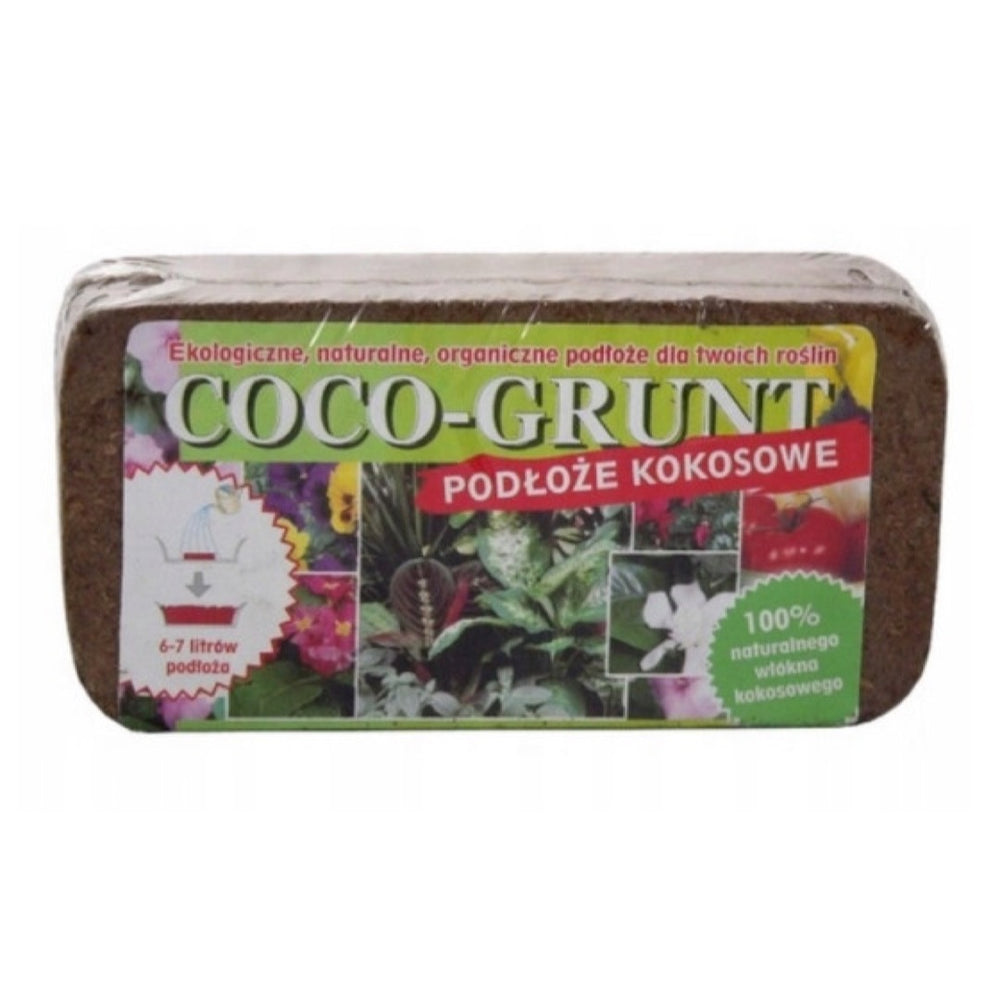 Brykiet kokosowy COCO-GRUNT Ceres 0,5 kg w opakowaniu na białym tle