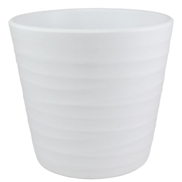Biała ceramiczna osłonka Cermax Fala 442 z poziomymi żłobieniami na białym tle