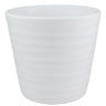Biała ceramiczna osłonka Cermax Fala 442 z poziomymi żłobieniami na białym tle