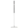 Grabie uniwersalne Fiskars X-series M z 13 zębami i aluminiowym trzonkiem na białym tle