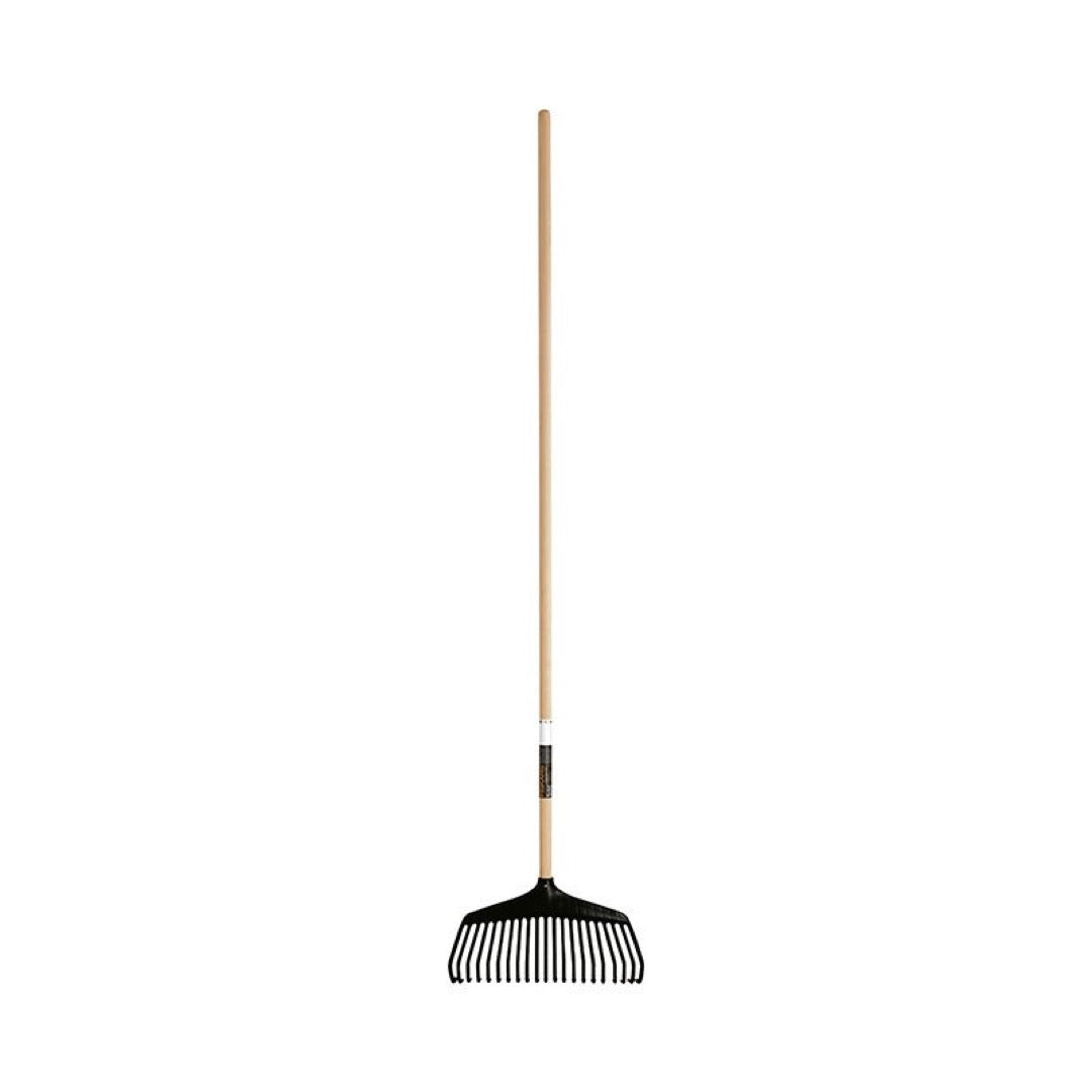 Grabie do liści Fiskars Solid L23 w pionie, widok całości na białym tle