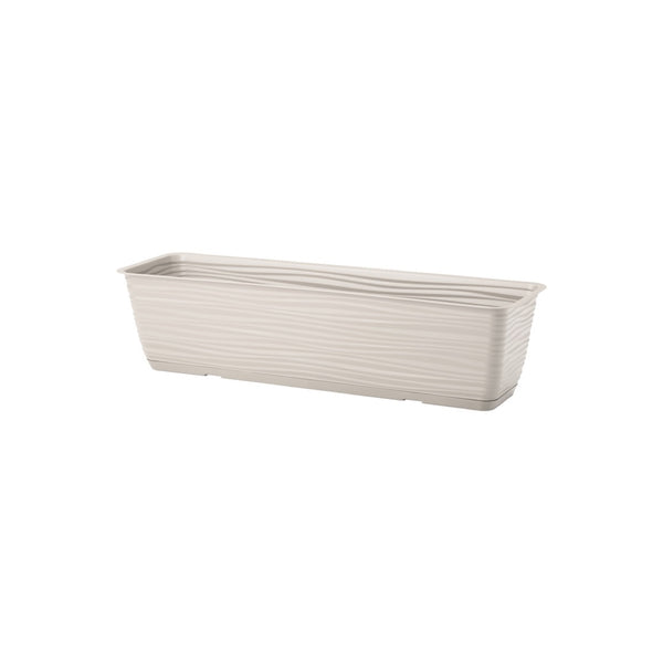 Jasnoszara skrzynka balkonowa Sahara z podstawką Form-Plastic, 60 cm, na białym tle