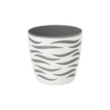 Biała ażurowa donica Sahara Duo 14 cm Form-Plastic z wkładem w kolorze beton