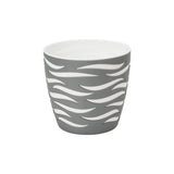 Szara betonowa ażurowa donica Sahara Duo 14 cm Form-Plastic z białym wkładem