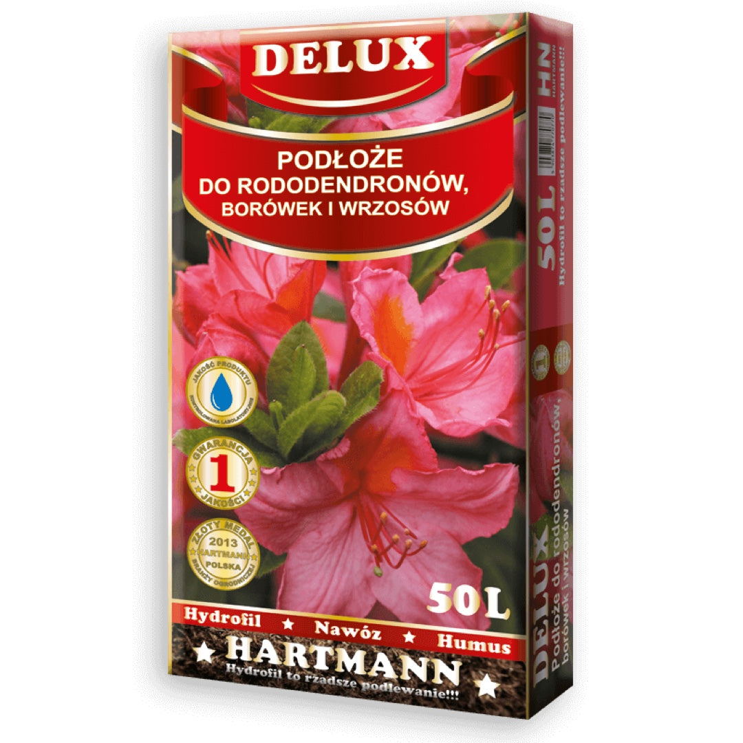 Worek podłoża do rododendronów, borówek i wrzosów DELUX Hartmann 50 l z różową azalią na białym tle