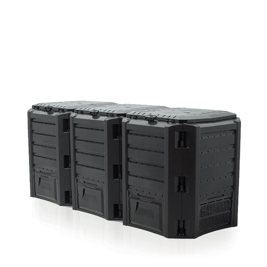 Czarny kompostownik segmentowy Module Classicompo IKSM1200 Prosperplast o pojemności 1200 l, na białym tle