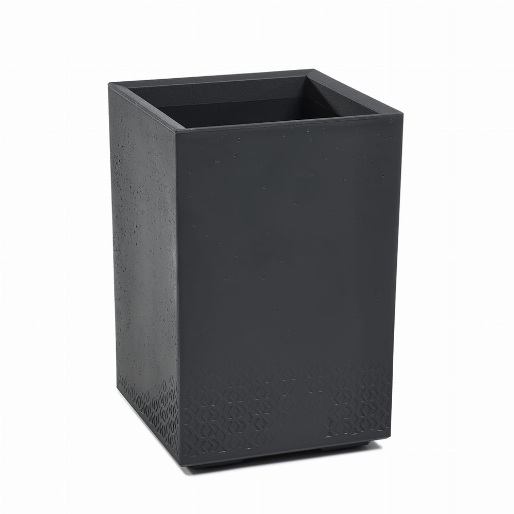 Wysoki kwietnik Karo Eco Recycled Lamela 40 x 40 x 60 cm w kolorze beton antracyt na białym tle
