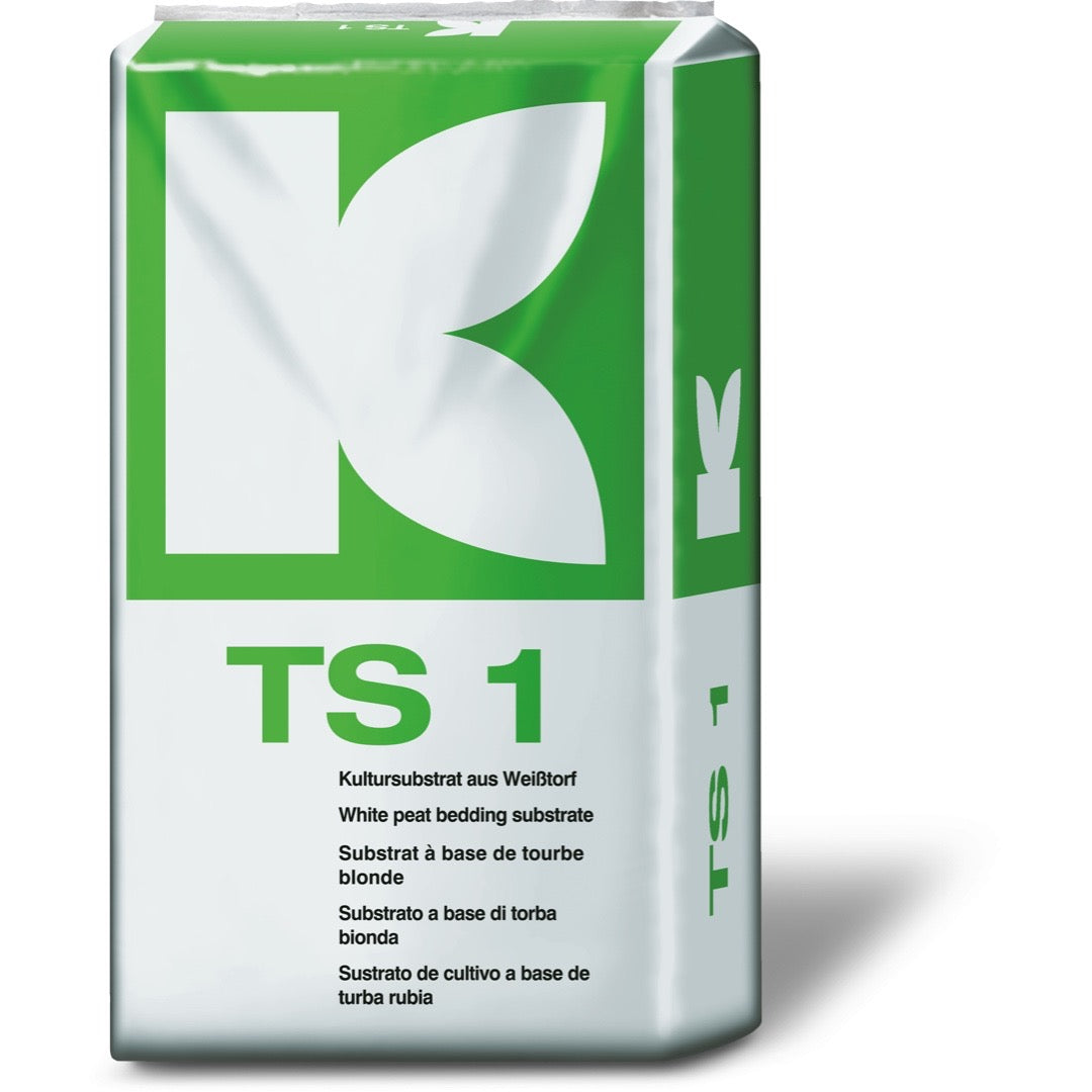 Worek substratu torfowego Klasmann TS 1 z zielonym logo K na białym tle