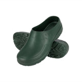 Chodaki EVA typu Clogs Kolmax 036 w kolorze zielonym, para na białym tle