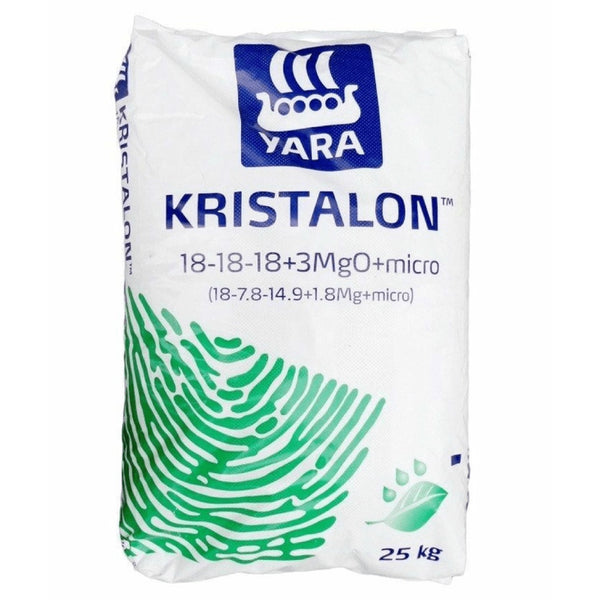 Worek nawozu Yara Kristalon Zielony 18-18-18+mikro 25 kg na białym tle