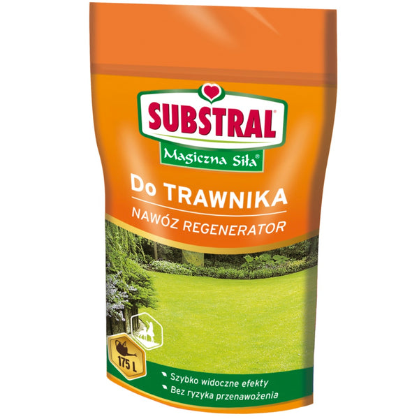 Torebka 350 g nawozu Substral Magiczna Siła do trawnika Regenerator na białym tle