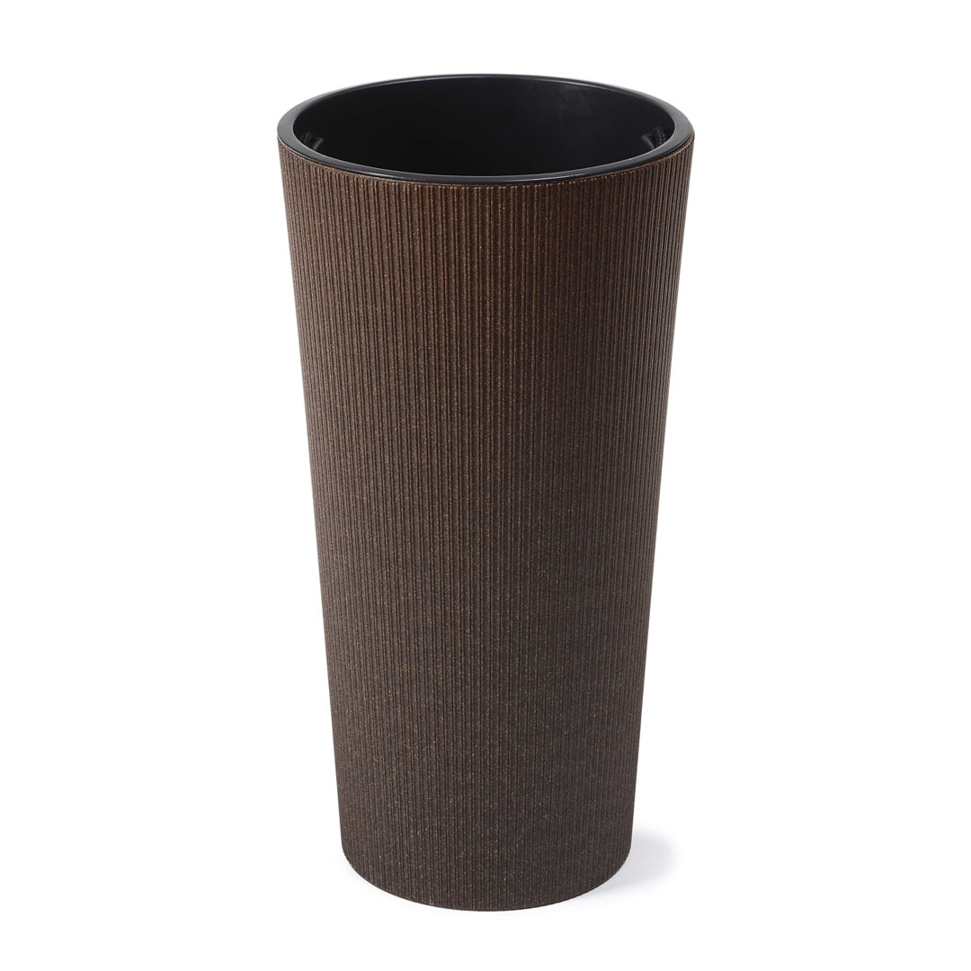 Wysoka okrągła donica Lilia Jumper Lamela Eco Coffee w kolorze espresso na białym tle