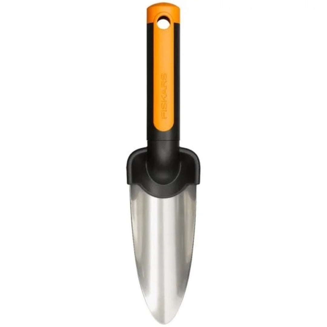 Wąska łopatka ogrodowa Fiskars Premium z pomarańczowo-czarną rączką i stalowym ostrzem