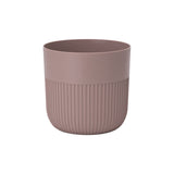 Osłonka Luca Petit Form-Plastic w kolorze mlecznego kakao na białym tle