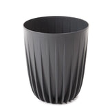 Donica Mira Eco Recycled Lamela w kolorze antracytowym z pionowymi żłobieniami na białym tle