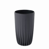 Antracytowa wysoka donica Mira Eco Recycled Lamela z wkładem na białym tle
