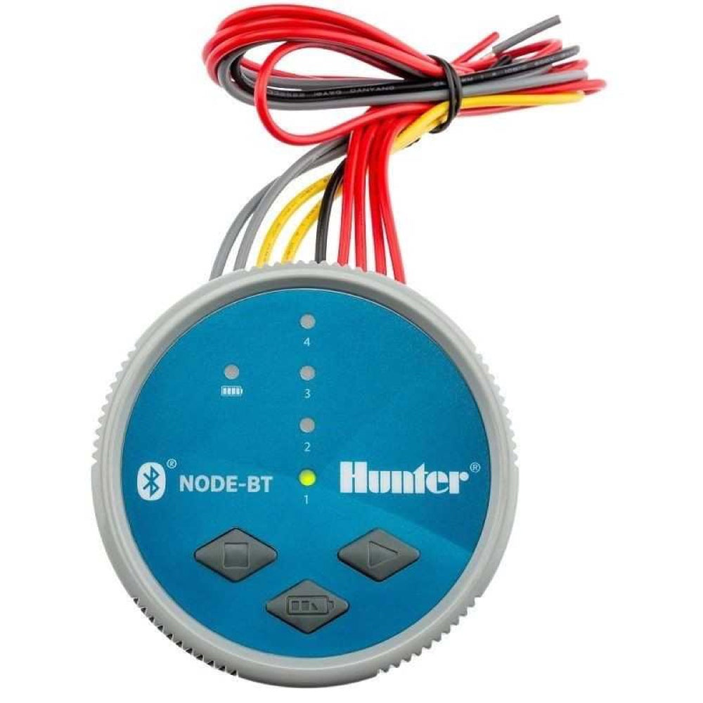 Bateryjny sterownik Hunter NODE-BT z logo Bluetooth, diodami sekcji i przewodami na białym tle