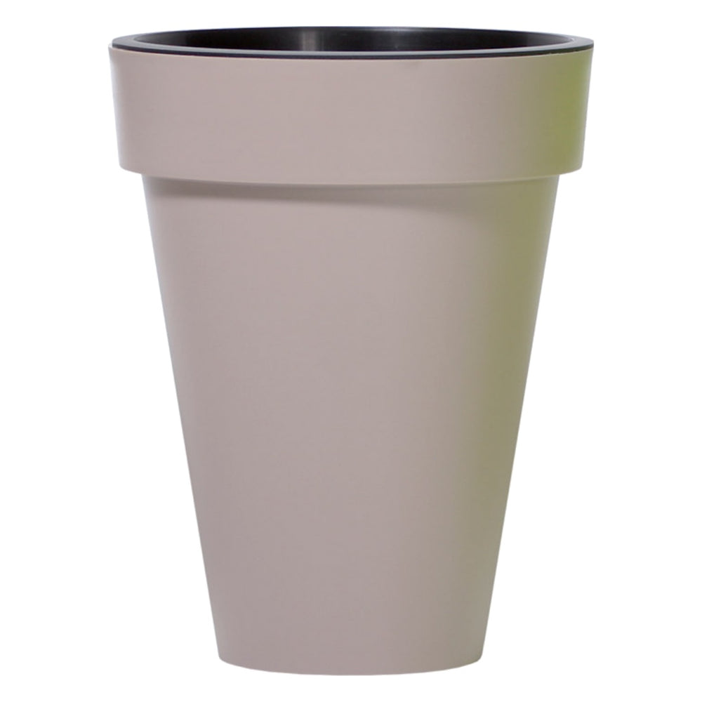 Wysoka doniczka Cube Slim Prosperplast, kolor w kolorze mocca, na białym tle