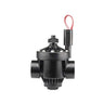 Czarny elektrozawór Hunter PGV-151-B 1 1/2 cala z cewką 24 V na białym tle