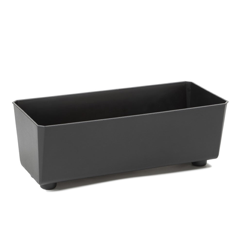 Czarna skrzynka Saga Lamela z recyklingu 37,5 x 17 cm na białym tle