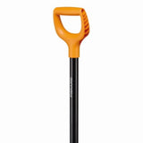 Pomarańczowa rączka D szufli Solid Fiskars z bliska
