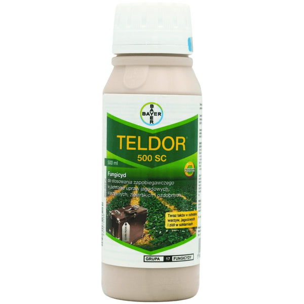 Butelka 0,5 l fungicydu Teldor 500 SC Bayer na białym tle