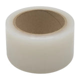 Rolka przezroczystej taśmy naprawczej do folii 50 mm x 25 m na białym tle